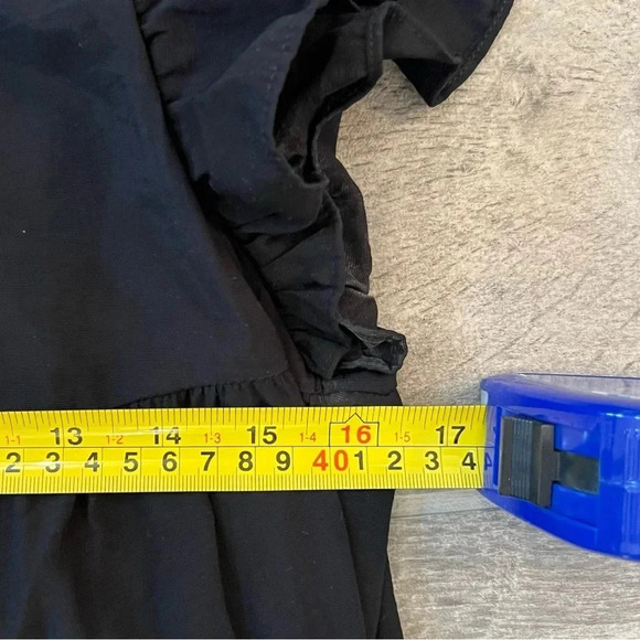 La Ven Women's Tiered Maxi Dress Size Medium Black Flutter Sleeves Boho Tie Neck - Picture 6 of 9